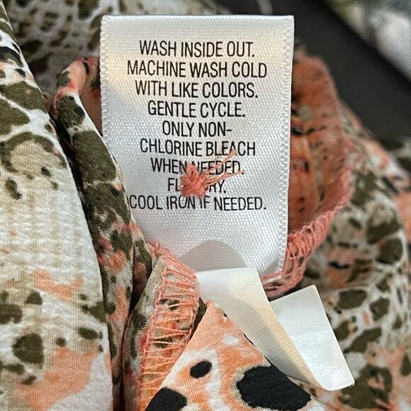 Dana Buchman snake print button down shirt M - Picture 7 of 7